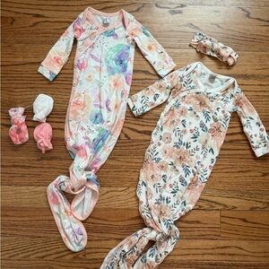 Copper Pearl Set of 2 Newborn Gowns with Bow and Mittens